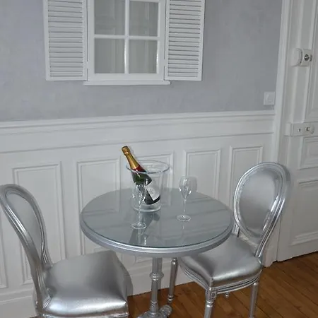 舒适型住房度假屋 4* 特鲁瓦