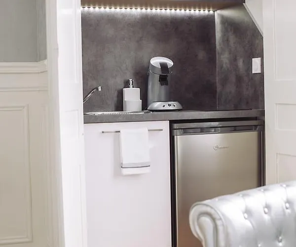 La Demeure De Charme 게스트하우스 4*